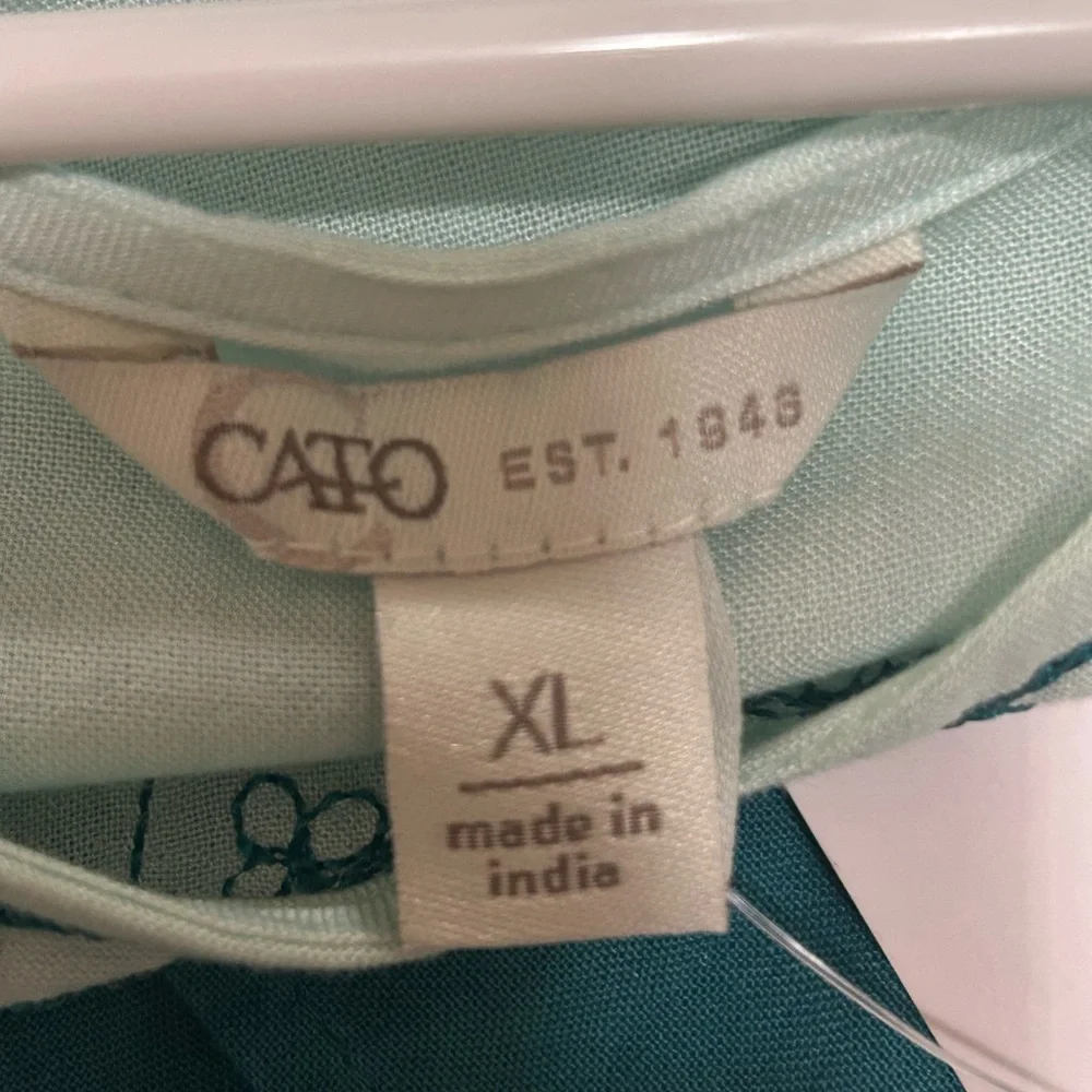 💜Half Off💜Cato Embroidered Teal Ombre Womens Top 
slight mark near R shoulder - Picture 7 of 8